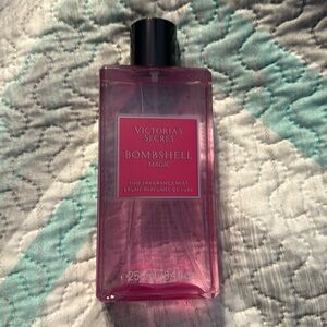 Victoria's Secret Bombshell Magic perfume